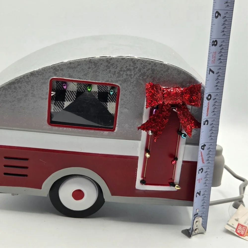Vintage Style Christmas Camper 13